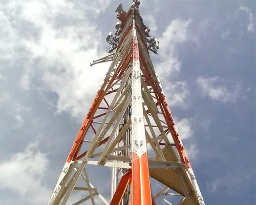 Torre metálica para internet
