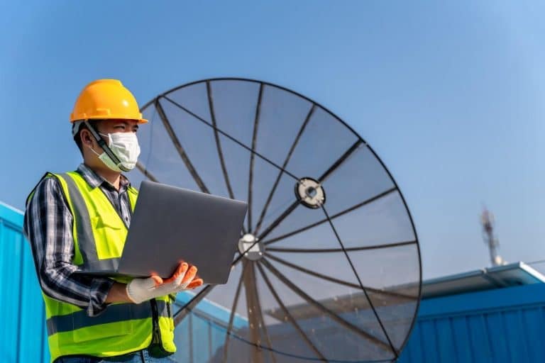 Manutenção preventiva vs. corretiva: qual é a melhor estratégia para infraestruturas de telecomunicações?